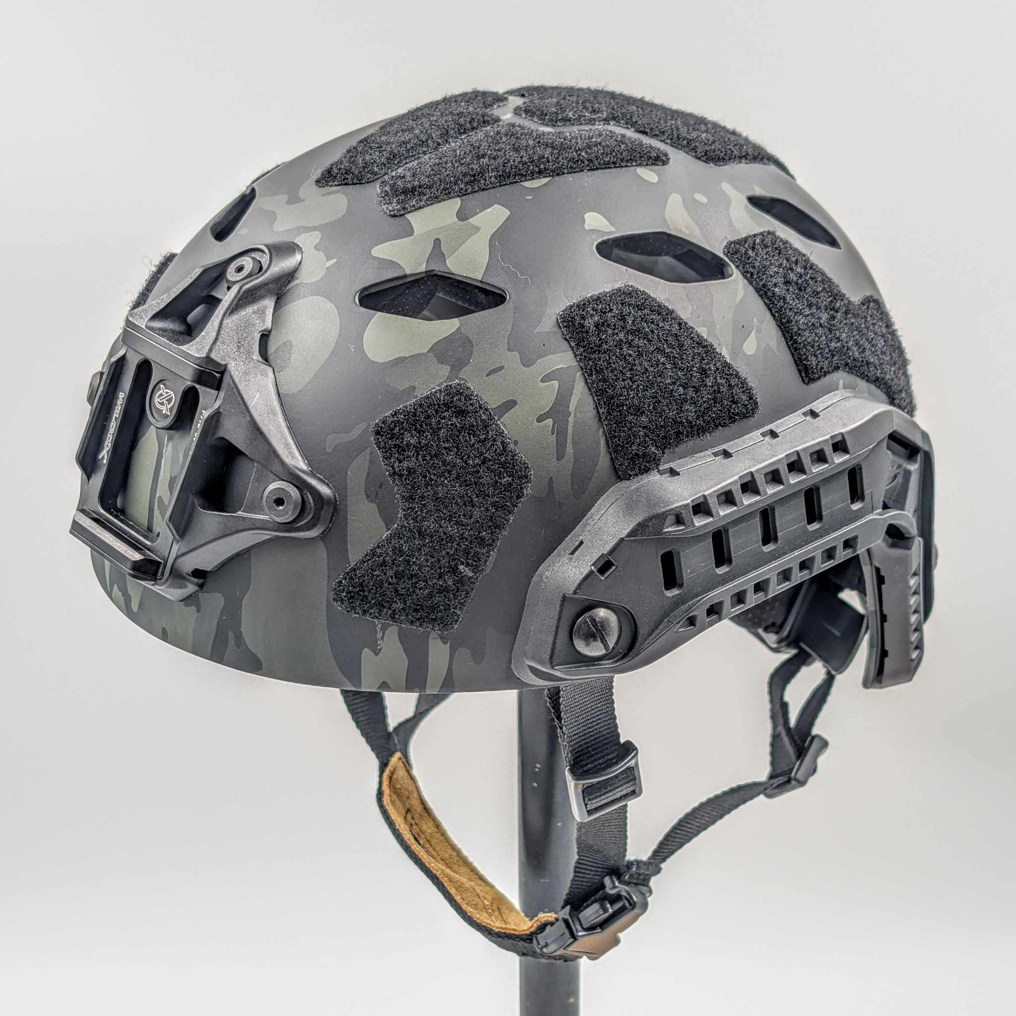 EON Carbon Composite Helmet